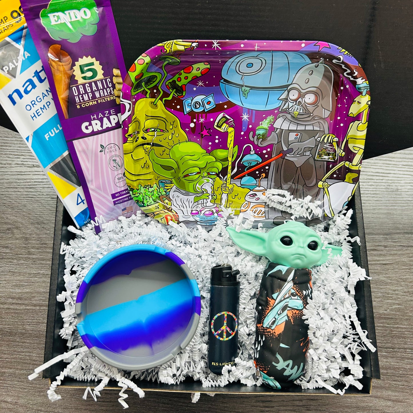 Yoda & Friends - Pipe, Hemp Wrap & More Gift Box Set